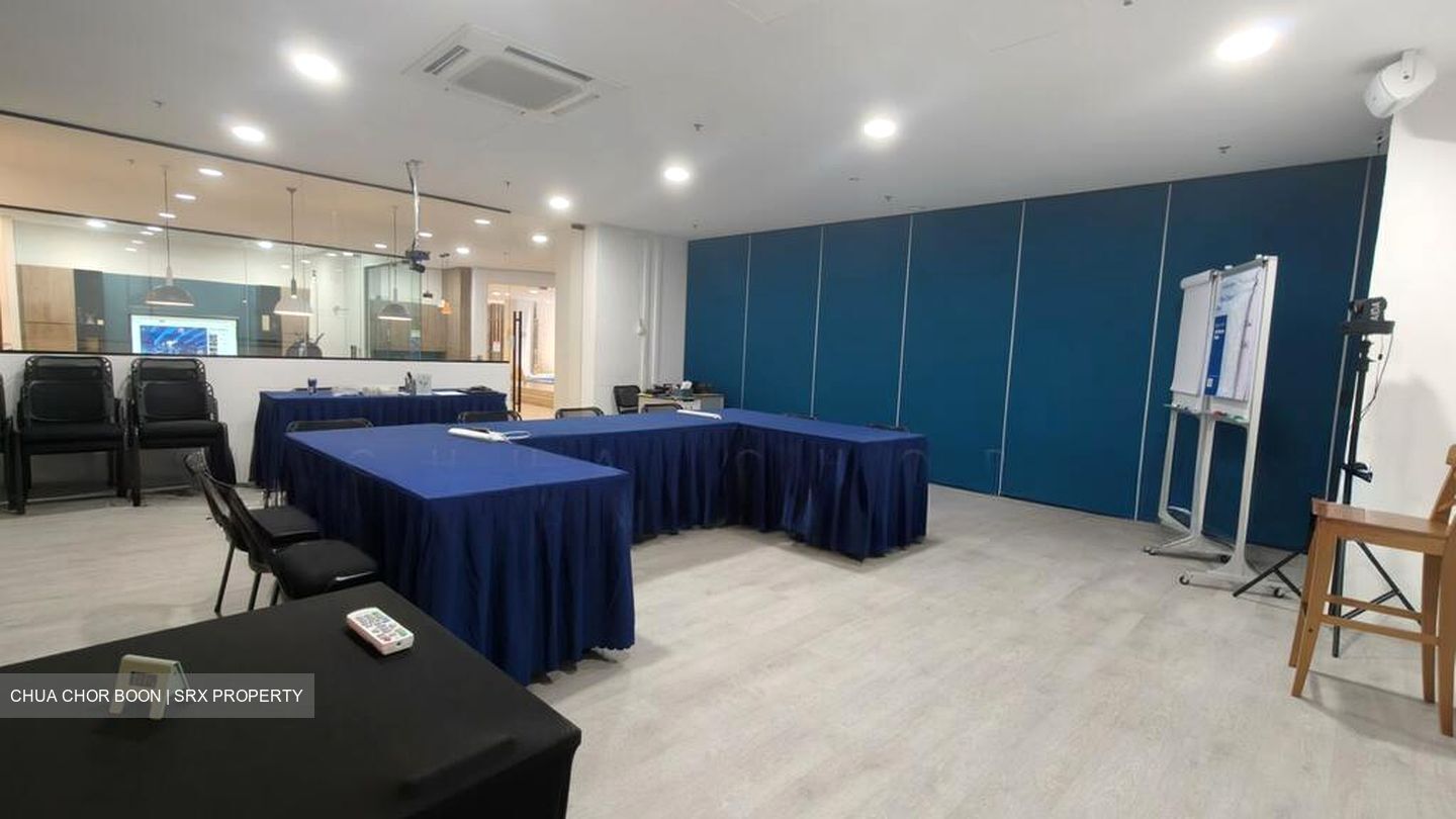 International Plaza (D2), Office #498214831